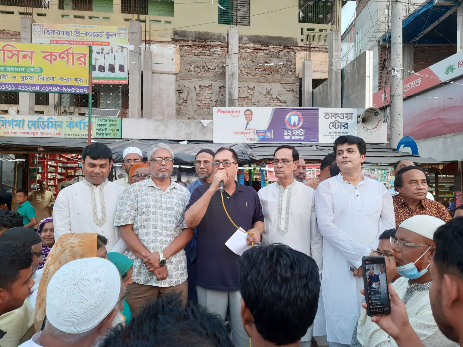 ঘোড়ায় চড়লেন সাবেক দুই এমপি ও আ.লীগের সভাপতি-সম্পাদক