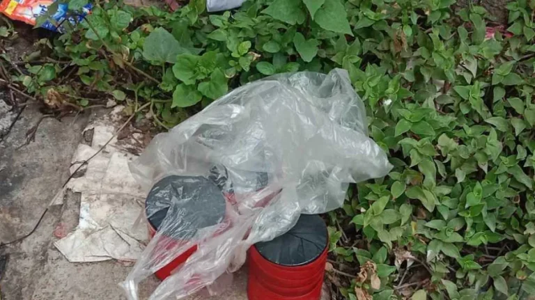 শার্শায় পলিথিনে মোড়ানো ৩ হাতবোমা উদ্ধার