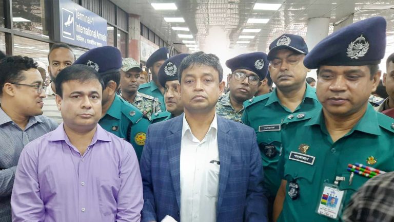 আমরা মনে করছি মাংসের টুকরোগুলো এমপি আনারেরই : হারুন আমরা মনে করছি মাংসের টুকরোগুলো এমপি আনারেরই : হারুন