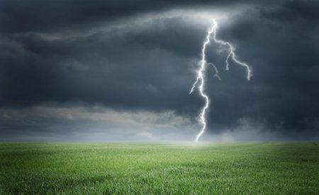 বজ্রপাতে