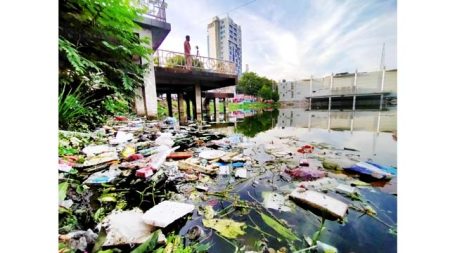 অস্তিত্ব সংকটে লালদীঘি, এবার আড়াই কোটি টাকার প্রকল্প