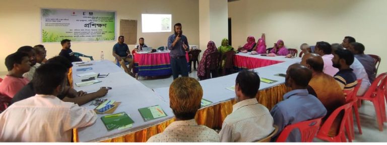 পানিসারায় মাটি পরীক্ষা ও সার ব্যবস্থাপনায় প্রশিক্ষণ পেলেন ৫০ ফুলচাষি পানিসারায় মাটি পরীক্ষা ও সার ব্যবস্থাপনায় প্রশিক্ষণ পেলেন ৫০ ফুলচাষি