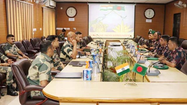 চোরাচালান প্রতিরোধে পেট্রাপোলে বিজিবি-বিএসএফের বৈঠক