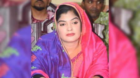 হামলা করে আসামি ছিনতাই, কৃষকলীগ নেত্রীসহ আটক ১৫