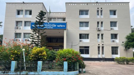 যশোর পাসপোর্ট অফিসে প্রতি সোমবার ঈদ আনন্দ