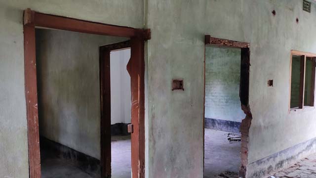 যশোরে পূর্ব শত্রুতার জেরে বাড়ি ভাংচুর ও মারধরের অভিযোগ