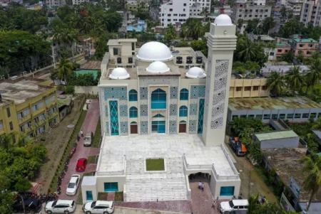 মডেল মসজিদ নির্মাণে ঘুষ নিয়েছেন স্বামী, অভিযোগ স্ত্রীর