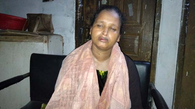 কুইন্স হাসপাতাল থেকে নারী ছিনতাইকারী আটক