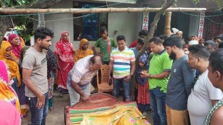 ঝিকরগাছায় স্ত্রীর ওপর রাগ করে সন্তানকে হত্যার পর বাবার আত্মহত্যা