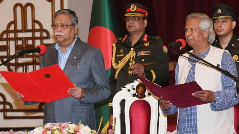 অন্তর্বর্তী সরকার গঠনে সুপ্রিম কোর্টের পরামর্শ নিয়েছেন রাষ্ট্রপতি