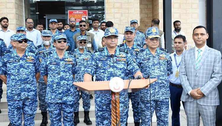 অন্তর্বর্তীকালীন সরকার যে দায়িত্ব দেবে তা পালনে প্রস্তুত আছি : বিমানবাহিনী প্রধান