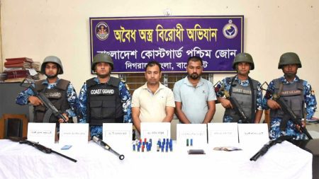 যৌথবাহিনীর অভিযানে অস্ত্র-গুলিসহ যুবলীগ নেতা আটক