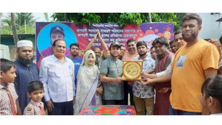 চট্টগ্রামের কর কমিশনার নিশানকে ঝিকরগাছায় সংবর্ধনা ঝিকরগাছায় চট্টগ্রামের কর কমিশনার মঞ্জুর আলম নিশানকে সংবর্ধনা দেওয়া হয়