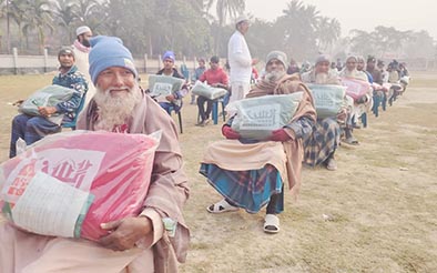 শীতার্ত দরিদ্র ও অসহায় মানুষ পেয়েছে আস-সুন্নাহ ফাউন্ডেশনের উষ্ণতার ছোঁয়া