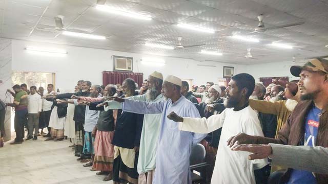 খেজুরগুড়ে ভেজাল না দেওয়ার শপথ শতাধিক গাছির