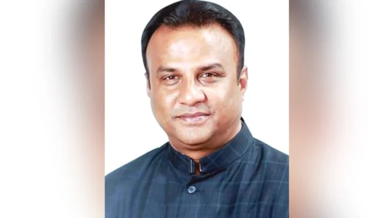 জ্ঞাত আয়বহির্ভূত সম্পদ অর্জনে দুদকের করা মামলায় যশোর জেলা আওয়ামী লীগের সাধারণ সম্পাদক ও সাবেক সংসদ সদস্য শাহীন চাকলাদারকে চার বছরের কারাদণ্ড ও ২০ হাজার টাকা অর্থদণ্ড দিয়েছে দিয়েছে আদালত। একই সঙ্গে ৩৮ লাখ টাকার জ্ঞাত আয়বহির্ভূত সম্পদ বাজেয়াপ্ত করার আদেশ দেওয়া হয়েছে। 