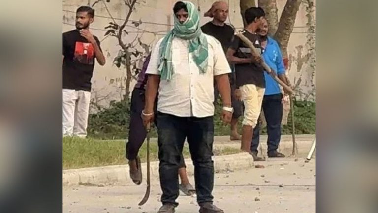 কুয়েটে রামদা হাতে ভাইরাল সেই যুবদল নেতা বহিষ্কার