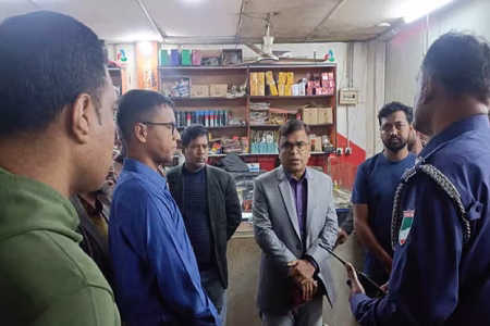 যশোরে ইজিবাইকের শো-রুমে ডাকাতি