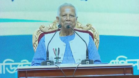 নির্বাচনের আগের সময়টা কঠিন, পুলিশকে সজাগ থাকতে হবে : প্রধান উপদেষ্টা