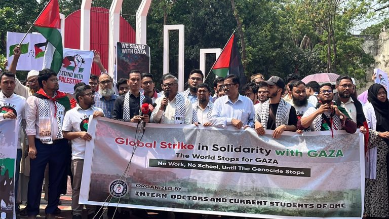 বিশ্বজুড়ে ‘নো ওয়ার্ক, নো স্কুল’ কর্মসূচির ডাক