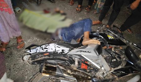 শার্শায় প্রাইভেট কার-মোটরসাইকেল সংঘর্ষে ২ যুবকের মৃত্যু