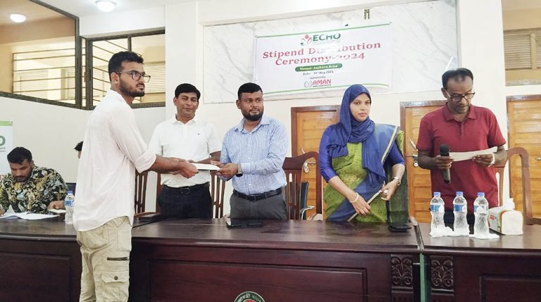 যশোরে ইকোর ৭ লাখ টাকার শিক্ষাবৃত্তির চেক প্রদান