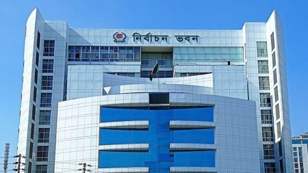 সংসদীয় আসনের সীমানা নির্ধারণসহ ৩ বিষয় নিয়ে ইসির বৈঠক আজ