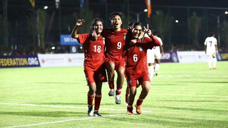 গোলের পর পূজা, তৃষ্ণা ও কাননের উদ্যাপন। ছবি: বাফুফে
