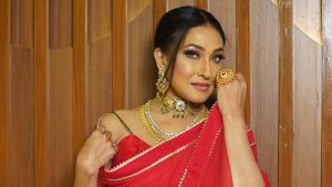 নতুন পরিচয়ে ঋতুপর্ণা