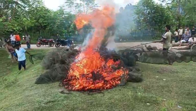 মৎস্য অফিসের তৎপরতায় চায়না দুয়ারী জাল নষ্ট
