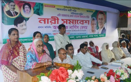 শেখ হাসিনা বন্দুকের নল ঠেকিয়ে জনগণের মত প্রকাশের স্বাধীনতাকে হরণ করেছিল