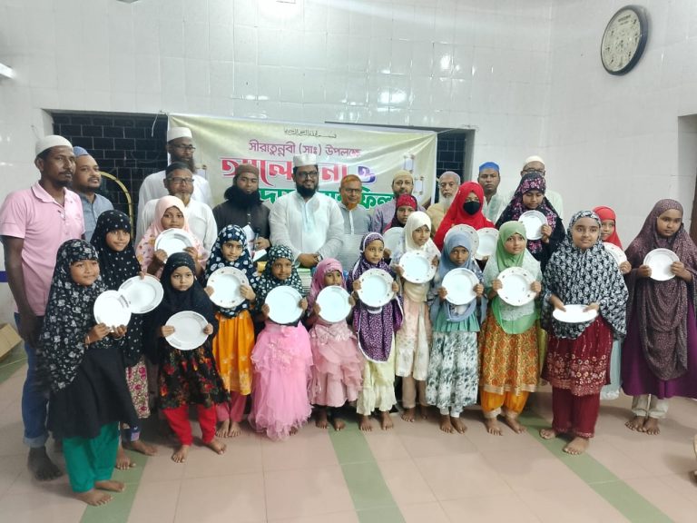 কল্যাণ : যশোর সদরের রামনগর ইউনিয়নের কাজিপুর মুন্সিপাড়া জামে মসজিদের উদ্যোগে সীরাতুন্নবী (সাঃ) উপলক্ষে গতকাল আলোচনা ও দোয়া মাহফিল অনুষ্ঠিত হয়