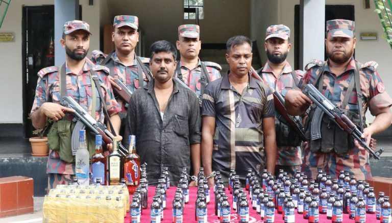 যশোরে বিপুল মাদকসহ ভারতীয় ও বাংলাদেশি নাগরিক আটক