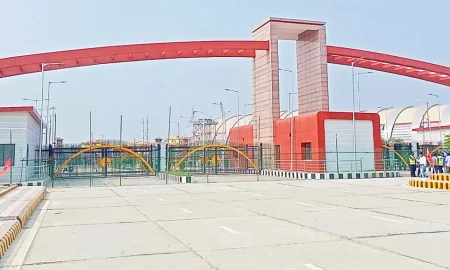 বেনাপোলে সন্ধ্যা ৬টার পর আমদানি-রপ্তানি বন্ধ, বিপাকে ব্যবসায়ীরা বেনাপোলে সন্ধ্যা ৬টার পর আমদানি-রপ্তানি বন্ধ, বিপাকে ব্যবসায়ীরা