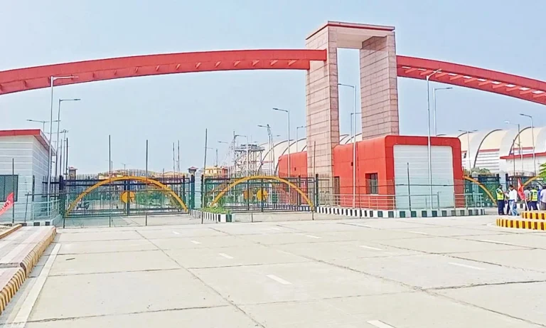 বেনাপোলে সন্ধ্যা ৬টার পর আমদানি-রপ্তানি বন্ধ, বিপাকে ব্যবসায়ীরা বেনাপোলে সন্ধ্যা ৬টার পর আমদানি-রপ্তানি বন্ধ, বিপাকে ব্যবসায়ীরা