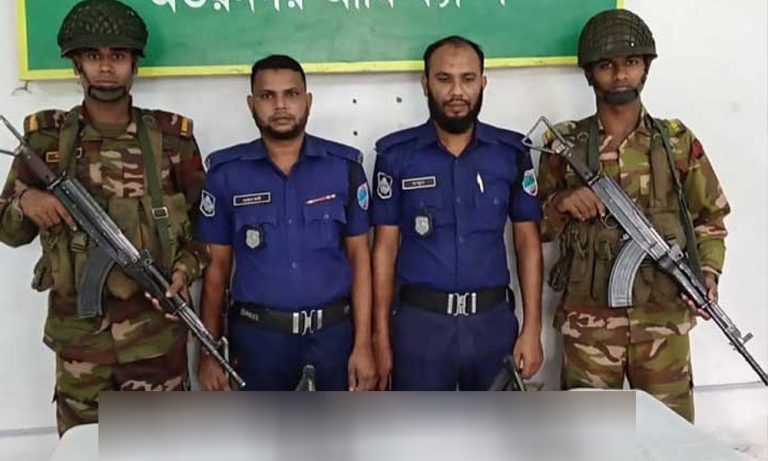 অভয়নগরে যৌথ বাহিনীর অভিযানে অস্ত্র-গুলি উদ্ধার