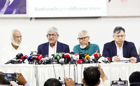 নির্বাচনের আগে গণভোট কোনোভাবেই মানবে না বিএনপি : মির্জা ফখরুল