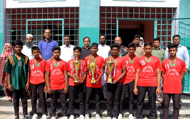 মুসলিম একাডেমির হ্যান্ডবল দলকে সংবর্ধনা প্রদান