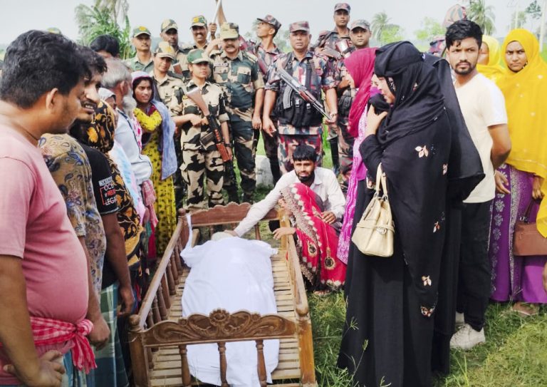 বাবা-মেয়ের শেষ দেখা : মানবতার দৃষ্টান্ত স্থাপন করলো বিজিবি-বিএসএফ