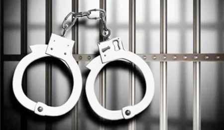 যশোরে প্রেমিককে আটকে রেখে মারপিটের ঘটনায় একজন আটক