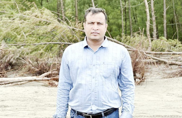 পাউবোর বহু অপকর্মের হোতা মহাসিন পাউবোর বহু অপকর্মের হোতা মহাসিন