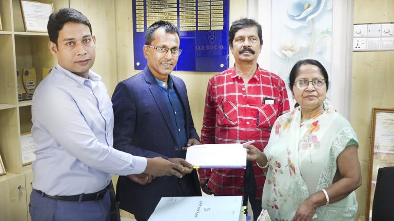 ব্যাংকে টাকা রেখে ভুলে গেছেন শতাধিক গ্রাহক ব্যাংকে টাকা রেখে ভুলে গেছেন শতাধিক গ্রাহক