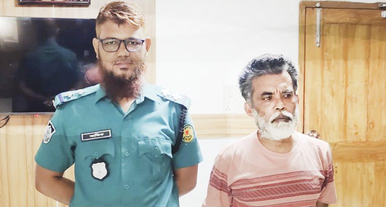 আ.লীগ নেতা শাহারুলকে সন্ত্রাসবিরোধী আইনের মামলায় ঢাকা আদালতে সোপর্দ আ.লীগ নেতা শাহারুলকে সন্ত্রাসবিরোধী আইনের মামলায় ঢাকা আদালতে সোপর্দ