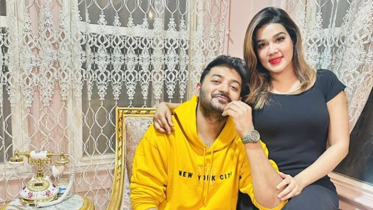 যুক্তরাষ্ট্রে গিয়ে দূরত্ব ঘুচল বাপ্পী-মাহির