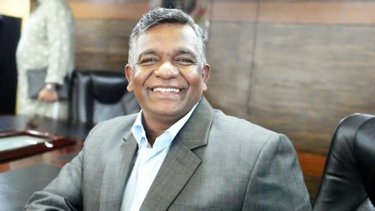 বিনা প্রতিদ্বন্দ্বিতায় বিসিবি সভাপতি নির্বাচিত বুলবুল বিনা প্রতিদ্বন্দ্বিতায় বিসিবি সভাপতি নির্বাচিত বুলবুল