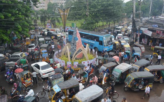 যানজটে যশোর বাসীর ভোগান্তি