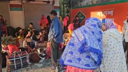 ভারতে বিশেষ ভোটার তালিকা হালনাগাদ : সীমান্তে জড়ো হচ্ছেন বাংলাভাষীরা