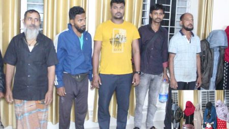 ভারতে উচ্ছেদ অভিযান : ১৫ জনকে ধরে বাংলাদেশে ফেরত পাঠালো বিএসএফ ভারতে উচ্ছেদ অভিযান : ১৫ জনকে ধরে বাংলাদেশে ফেরত পাঠালো বিএসএফ