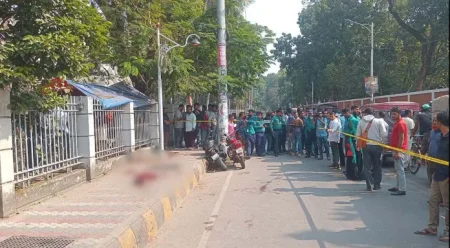 খুলনায় আদালতে হাজিরা দিয়ে বের হওয়ার সময় গুলিতে নিহত ২ খুলনায় আদালতে হাজিরা দিয়ে বের হওয়ার সময় গুলিতে নিহত ২