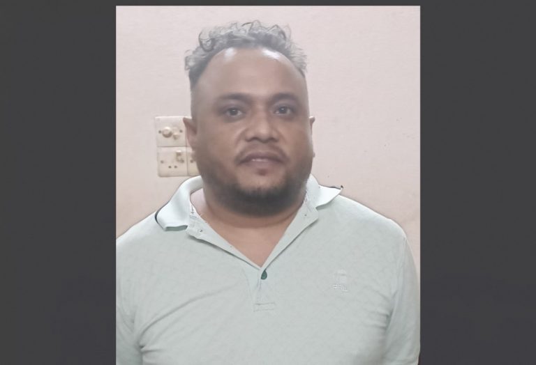 রায়পাড়ার চিহ্নিত মাদক ব্যবসায়ী মরা গ্রেফতার রায়পাড়ার চিহ্নিত মাদক ব্যবসায়ী মরা গ্রেফতার